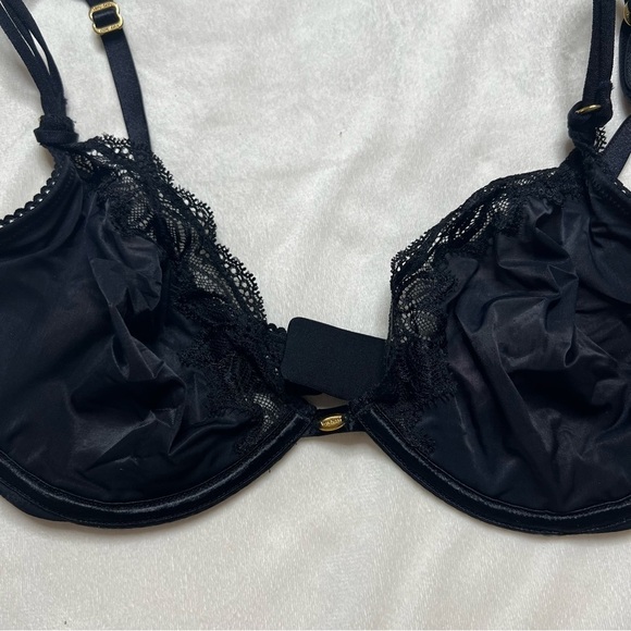 Victorias Secret Very Sexy Black Bra - Picture 3 of 7